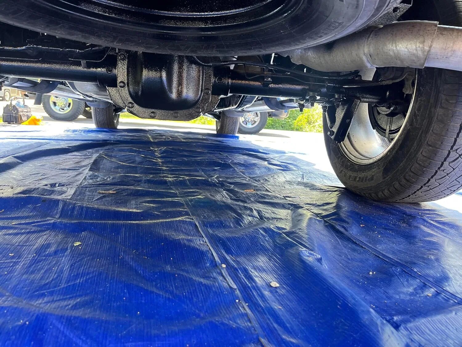 Woolwax 1-Gallon Jug. New Package. Same trusted formula. U.S.A. Made Lanolin Auto Truck Undercoating - Solvent Free - 2+ Year Corrosion Protection. Color: BLACK - Image 4